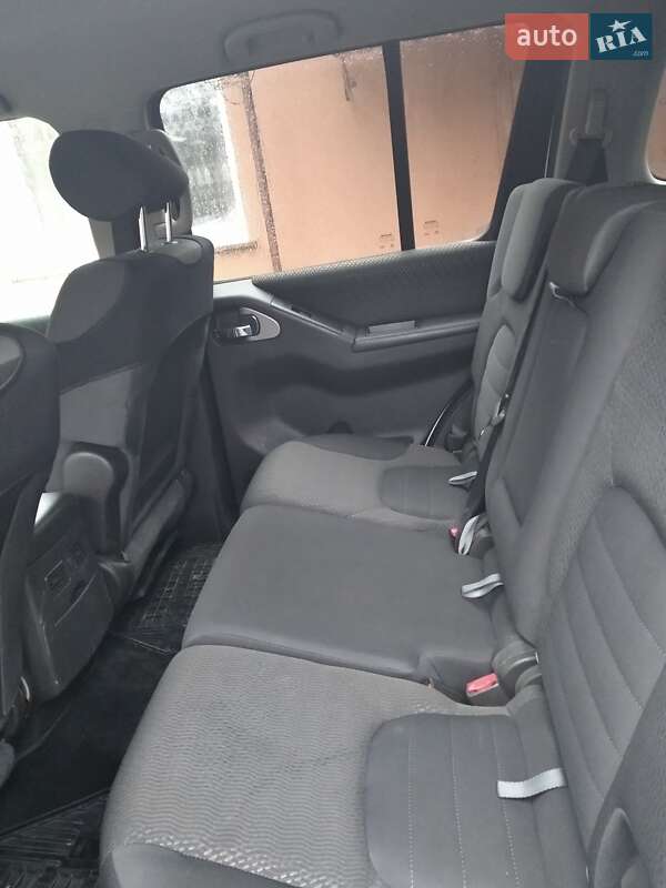 Позашляховик / Кросовер Nissan Pathfinder 2011 в Тячеві
