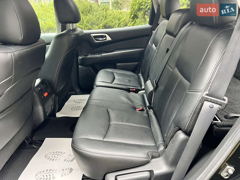 Внедорожник / Кроссовер Nissan Pathfinder 2014 в Ровно