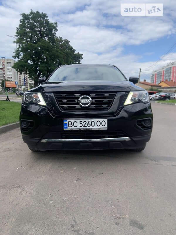 Внедорожник / Кроссовер Nissan Pathfinder 2017 в Львове