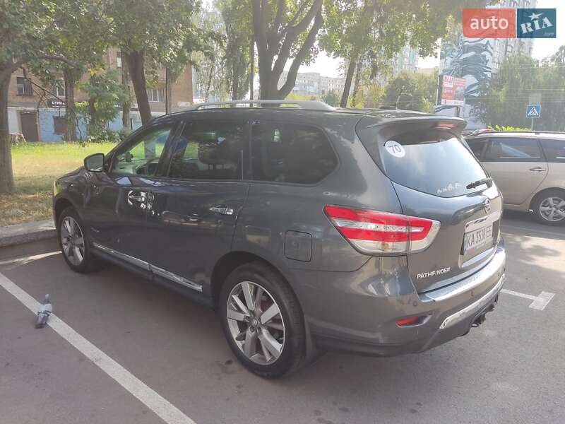 Позашляховик / Кросовер Nissan Pathfinder 2014 в Києві
