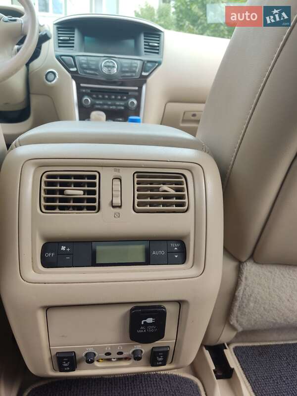 Позашляховик / Кросовер Nissan Pathfinder 2014 в Києві