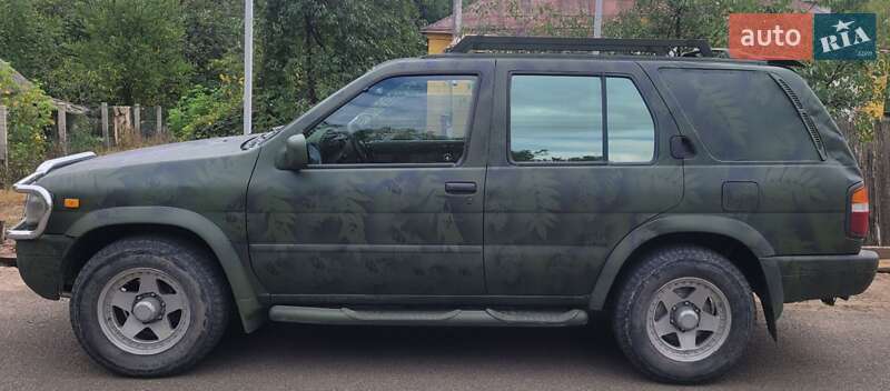 Внедорожник / Кроссовер Nissan Pathfinder 1999 в Киеве