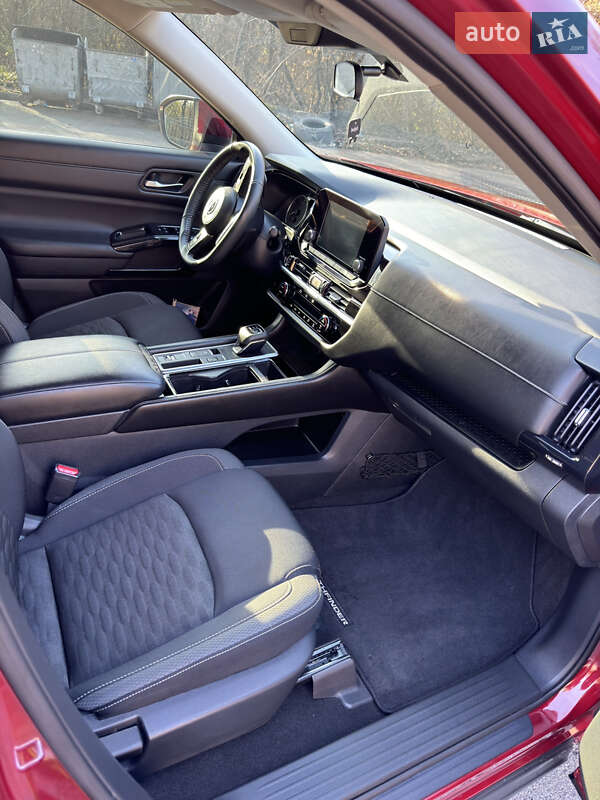 Внедорожник / Кроссовер Nissan Pathfinder 2022 в Полтаве