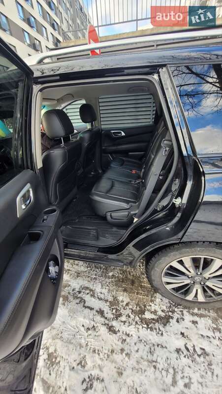 Внедорожник / Кроссовер Nissan Pathfinder 2017 в Львове