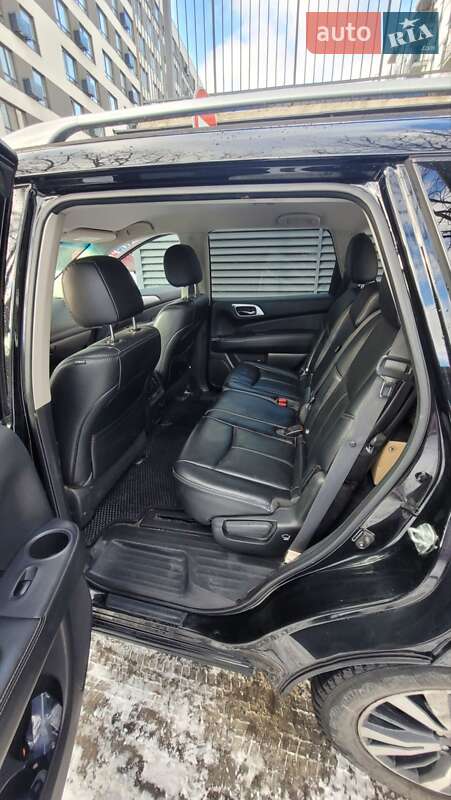 Внедорожник / Кроссовер Nissan Pathfinder 2017 в Львове