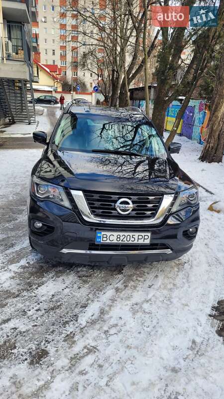 Внедорожник / Кроссовер Nissan Pathfinder 2017 в Львове