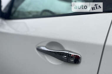 Позашляховик / Кросовер Nissan Pathfinder 2012 в Дніпрі