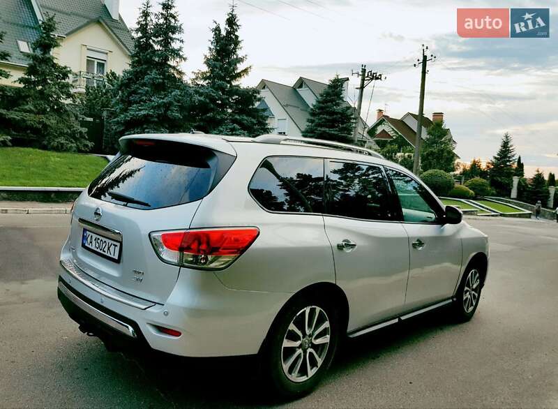 Внедорожник / Кроссовер Nissan Pathfinder 2015 в Киеве