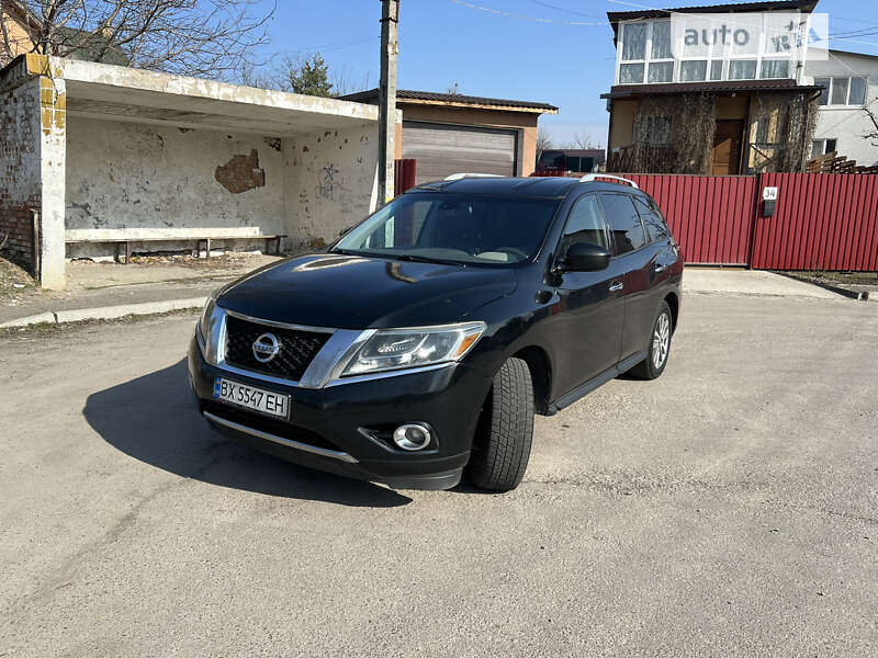 Позашляховик / Кросовер Nissan Pathfinder 2015 в Василькові