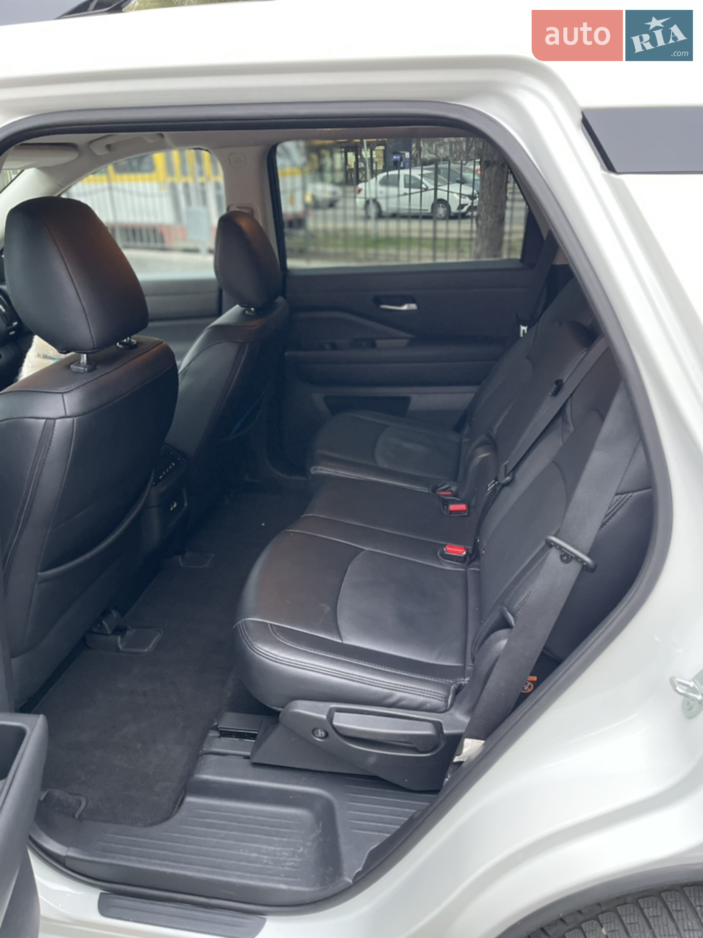 2022 Nissan Pathfinder - мініатюра 8