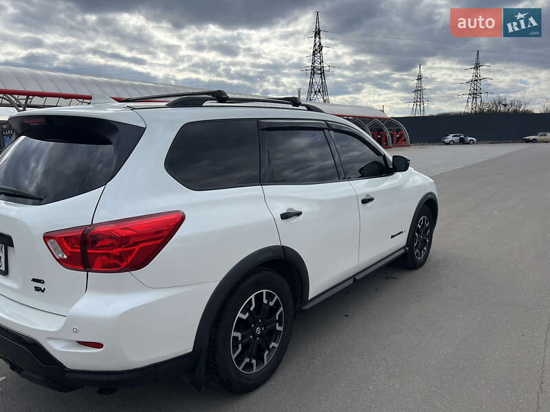 Позашляховик / Кросовер Nissan Pathfinder 2019 в Полтаві