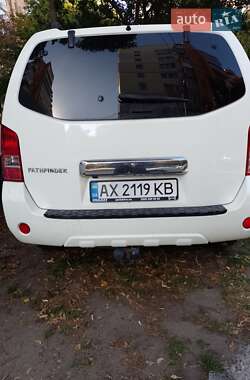 Внедорожник / Кроссовер Nissan Pathfinder 2010 в 