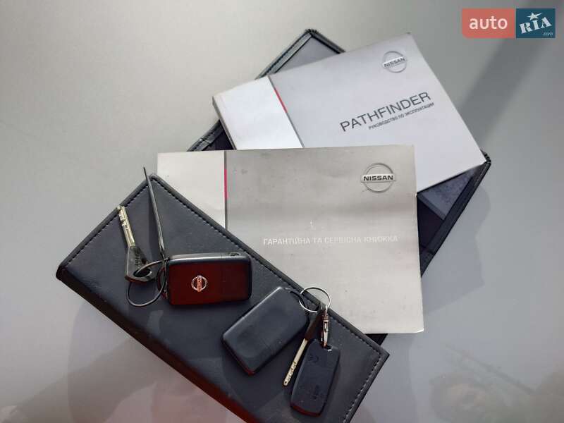 Внедорожник / Кроссовер Nissan Pathfinder 2010 в Киеве