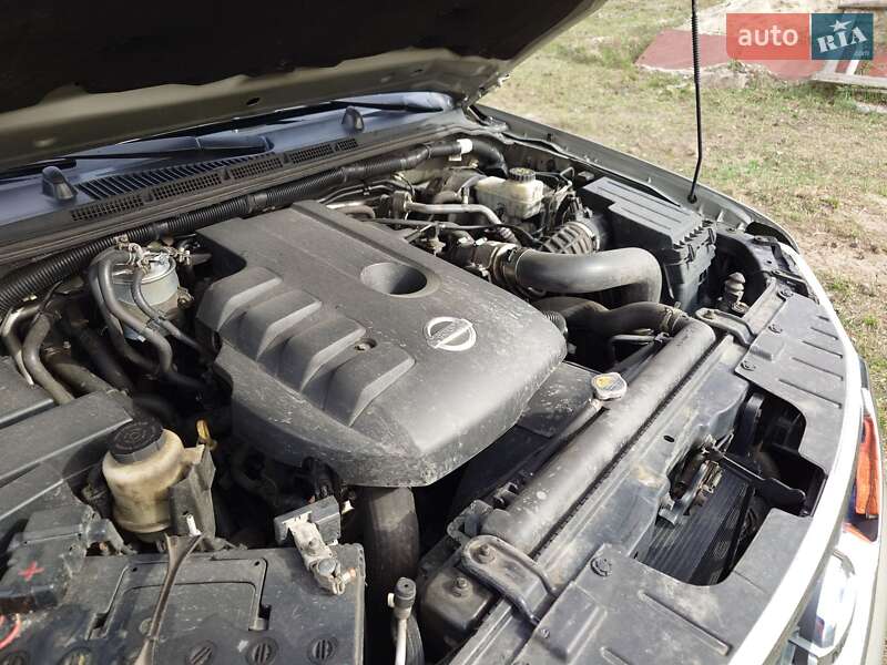 Внедорожник / Кроссовер Nissan Pathfinder 2010 в Киеве