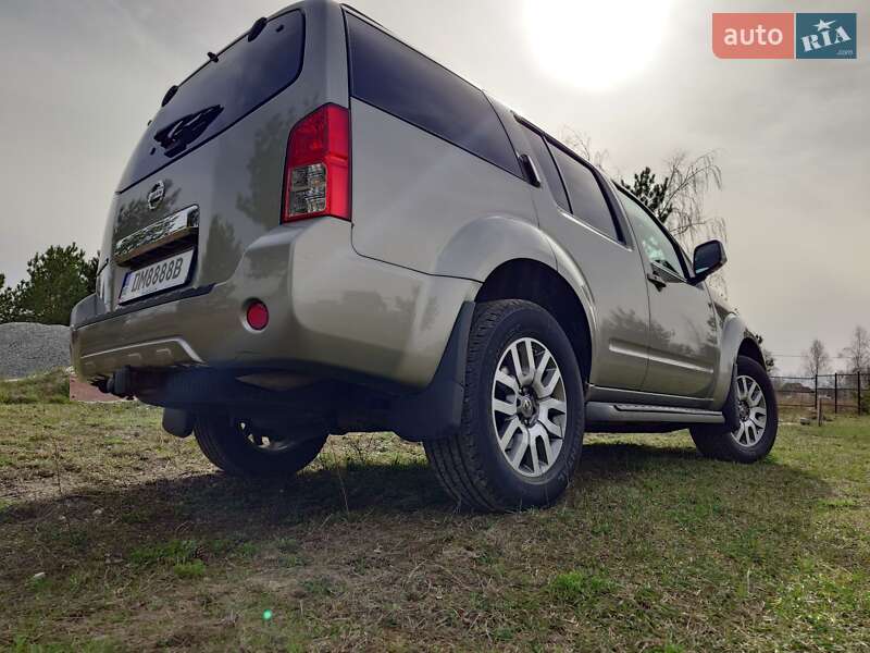 Внедорожник / Кроссовер Nissan Pathfinder 2010 в Киеве