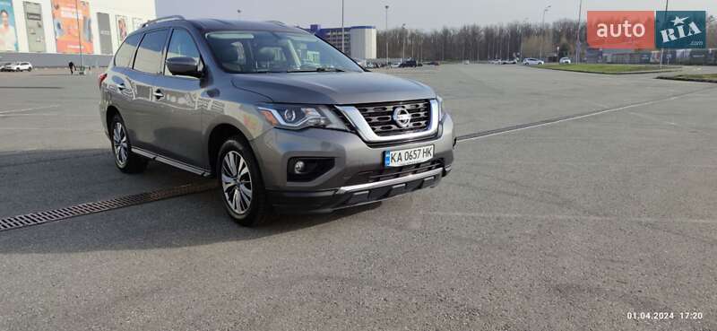 Внедорожник / Кроссовер Nissan Pathfinder 2019 в Киеве
