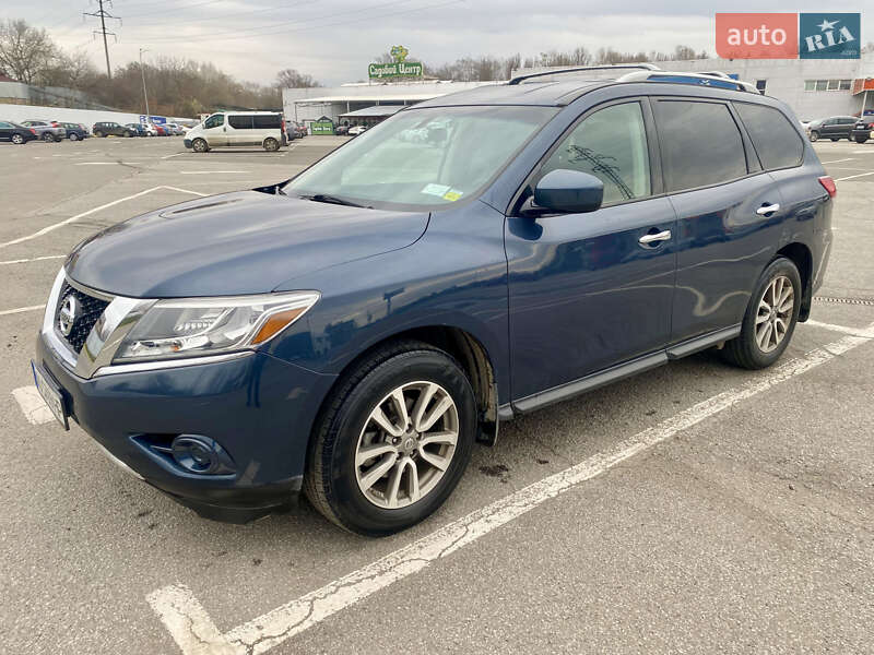Позашляховик / Кросовер Nissan Pathfinder 2015 в Ужгороді