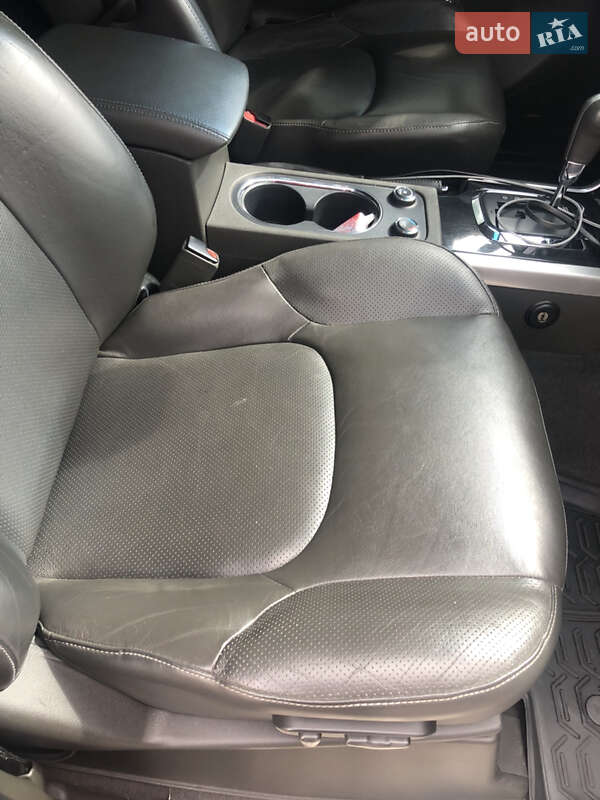 Позашляховик / Кросовер Nissan Pathfinder 2011 в Києві
