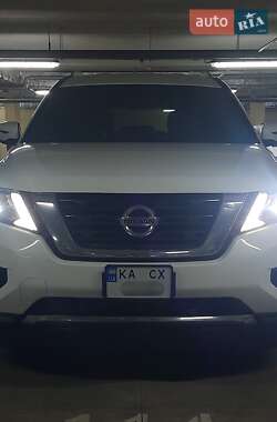 Внедорожник / Кроссовер Nissan Pathfinder 2016 в 