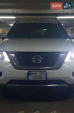 Внедорожник / Кроссовер Nissan Pathfinder 2016 в Киеве