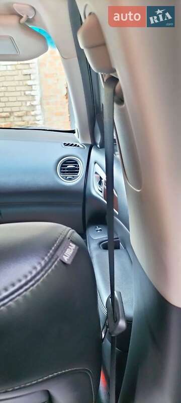 Позашляховик / Кросовер Nissan Pathfinder 2015 в Запоріжжі фото 26 Позашляховик / Кросовер Nissan Pathfinder 2015 в Запоріжжі