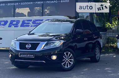 Внедорожник / Кроссовер Nissan Pathfinder 2015 в Николаеве