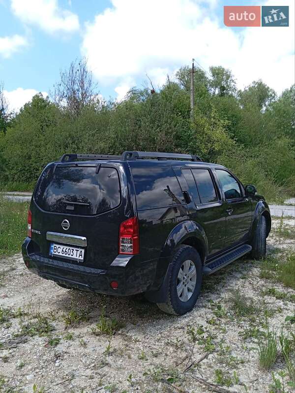 Внедорожник / Кроссовер Nissan Pathfinder 2011 в Львове