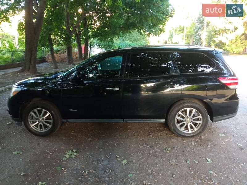 Внедорожник / Кроссовер Nissan Pathfinder 2014 в Днепре