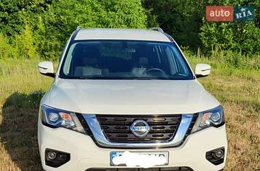 Позашляховик / Кросовер Nissan Pathfinder 2016 в Кривому Розі