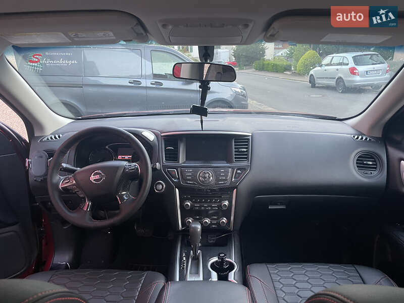 Внедорожник / Кроссовер Nissan Pathfinder 2017 в Киеве
