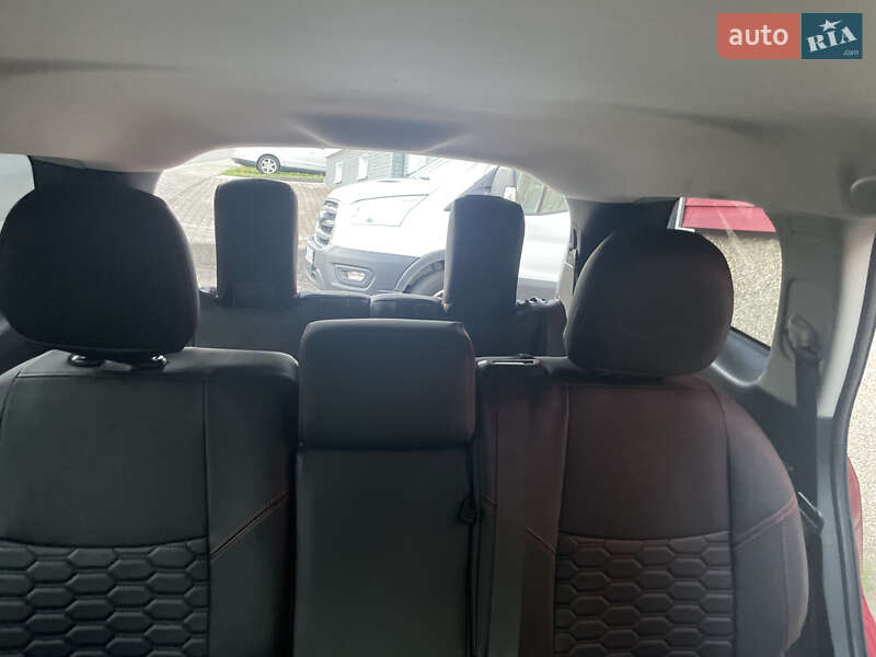 Внедорожник / Кроссовер Nissan Pathfinder 2017 в Киеве