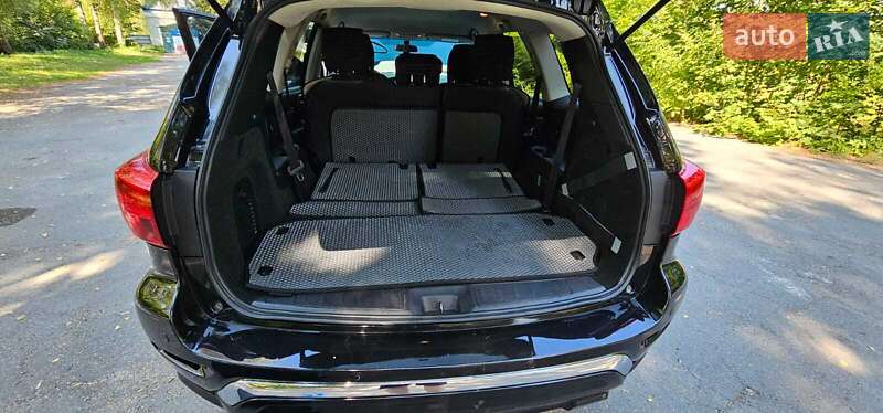 Позашляховик / Кросовер Nissan Pathfinder 2018 в Звягелі