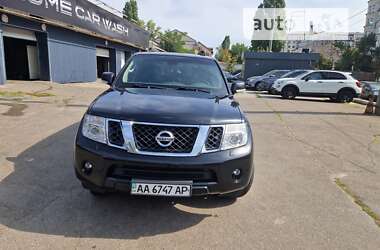 Внедорожник / Кроссовер Nissan Pathfinder 2011 в Киеве