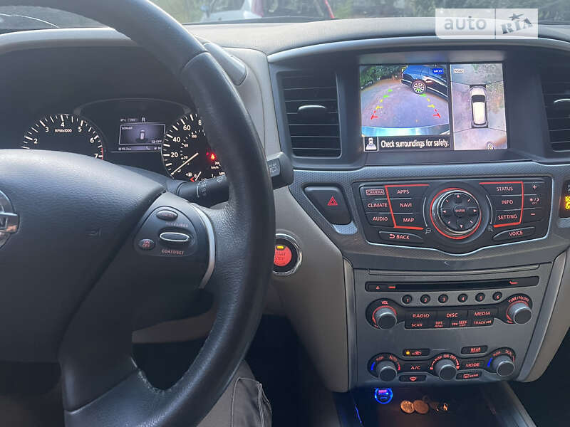 Внедорожник / Кроссовер Nissan Pathfinder 2016 в Кривом Роге