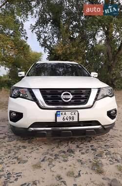 Внедорожник / Кроссовер Nissan Pathfinder 2016 в 