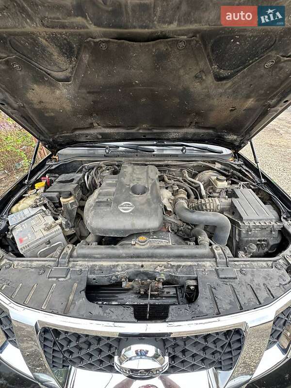 Внедорожник / Кроссовер Nissan Pathfinder 2011 в Черновцах