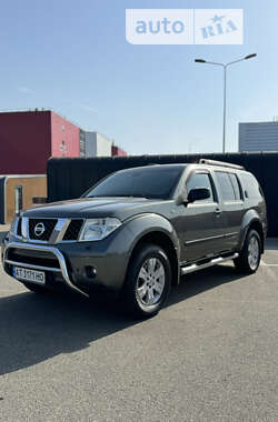 Внедорожник / Кроссовер Nissan Pathfinder 2005 в Киеве