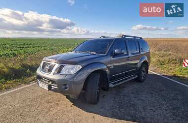 Внедорожник / Кроссовер Nissan Pathfinder 2011 в Городке