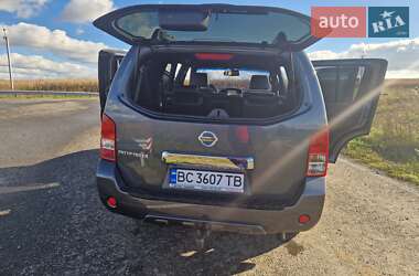 Внедорожник / Кроссовер Nissan Pathfinder 2011 в Городке