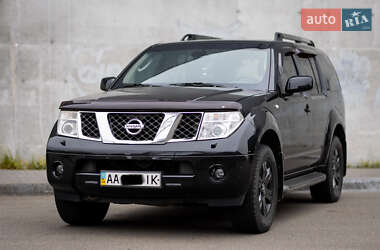 Позашляховик / Кросовер Nissan Pathfinder 2006 в Києві