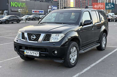 Позашляховик / Кросовер Nissan Pathfinder 2007 в Києві