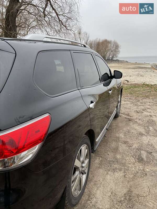 Внедорожник / Кроссовер Nissan Pathfinder 2014 в Черкассах