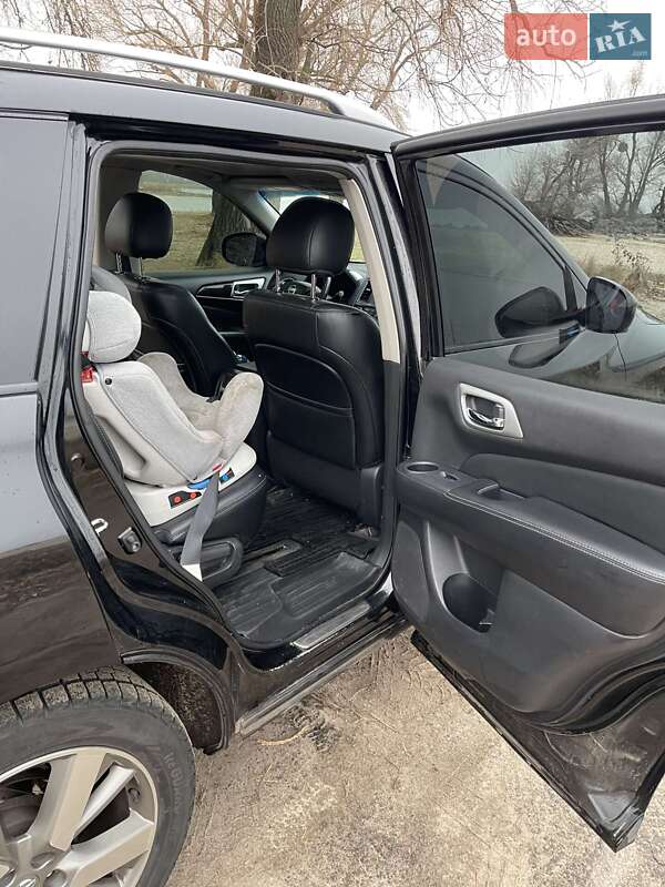Внедорожник / Кроссовер Nissan Pathfinder 2014 в Черкассах