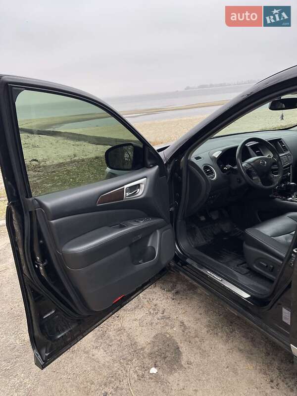 Внедорожник / Кроссовер Nissan Pathfinder 2014 в Черкассах
