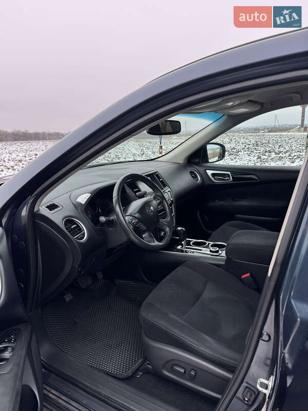 Позашляховик / Кросовер Nissan Pathfinder 2016 в Сумах