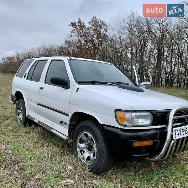 Позашляховик / Кросовер Nissan Pathfinder 1996 в Одесі