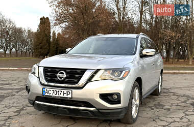 Позашляховик / Кросовер Nissan Pathfinder 2018 в Черкасах