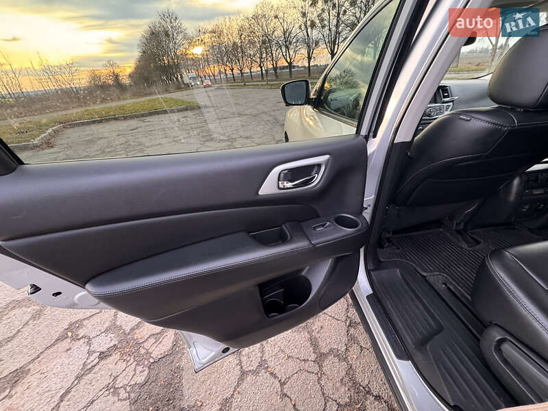 Внедорожник / Кроссовер Nissan Pathfinder 2018 в Владимире