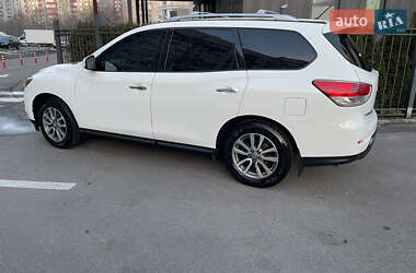 Внедорожник / Кроссовер Nissan Pathfinder 2015 в 