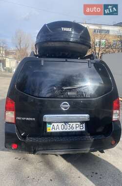 Внедорожник / Кроссовер Nissan Pathfinder 2012 в Киеве